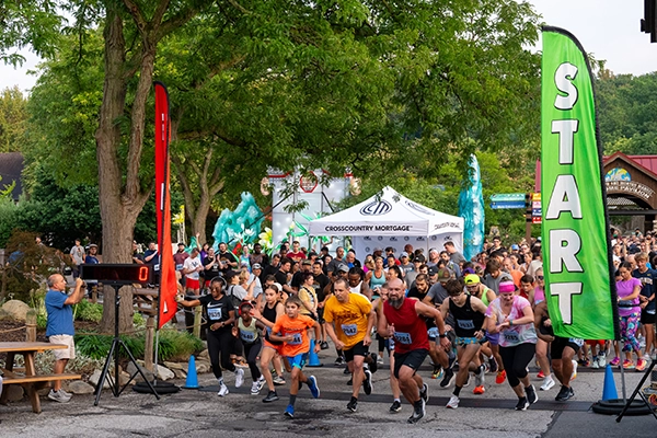 Photo of race participants at Cleveland Metroparks Zoo