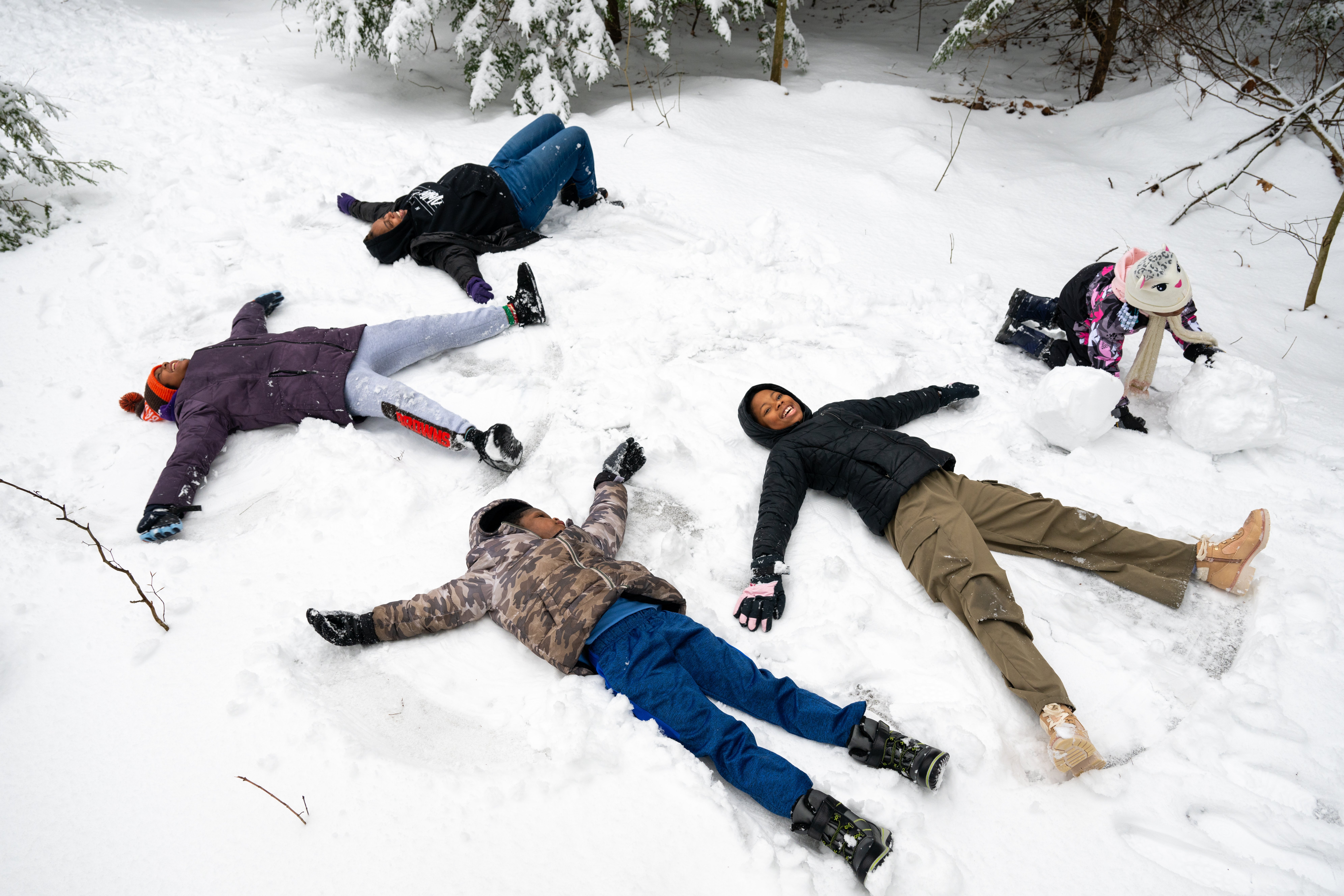 kids_snow_angels