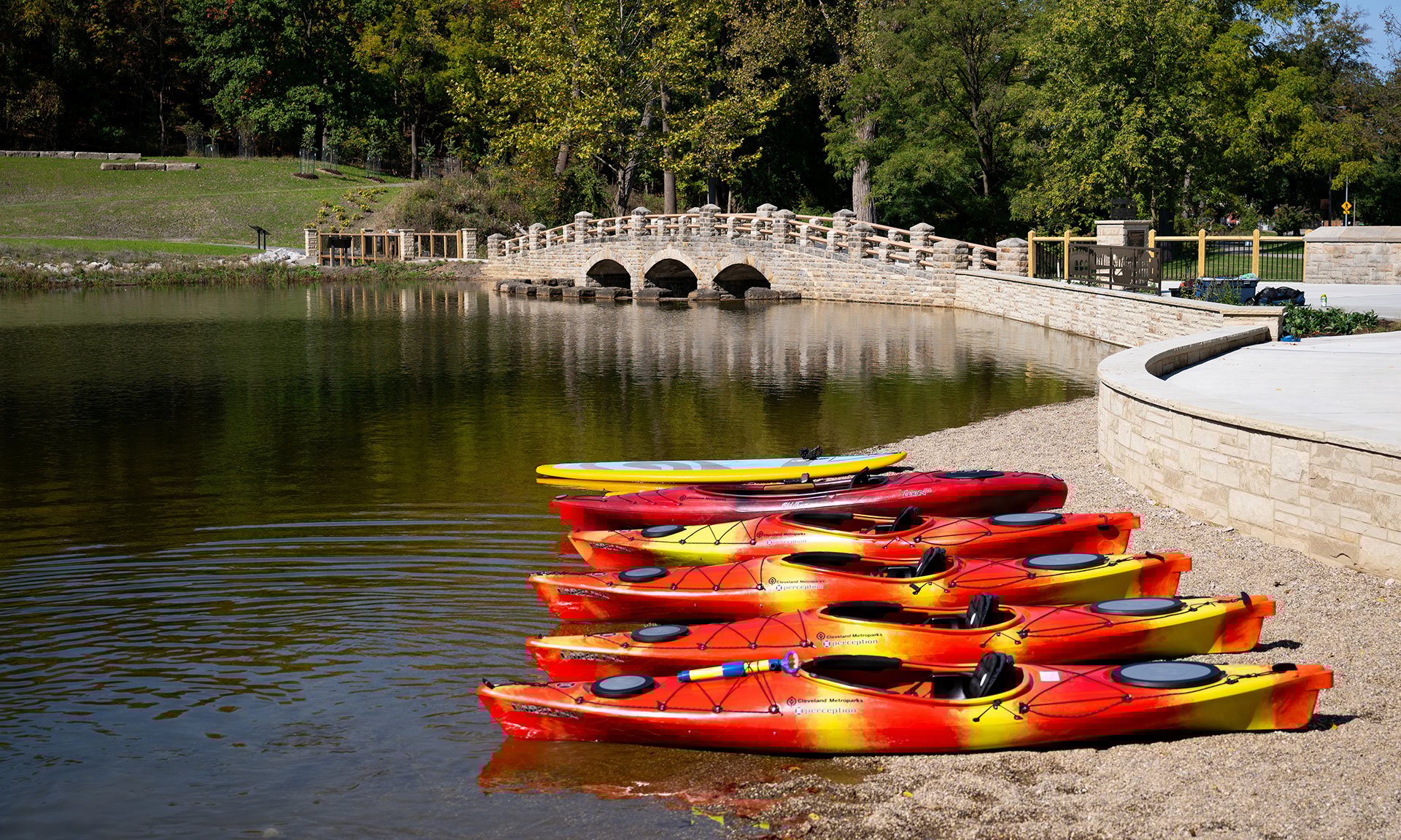 Garfield-Park-Pond_Kayak_Bridge