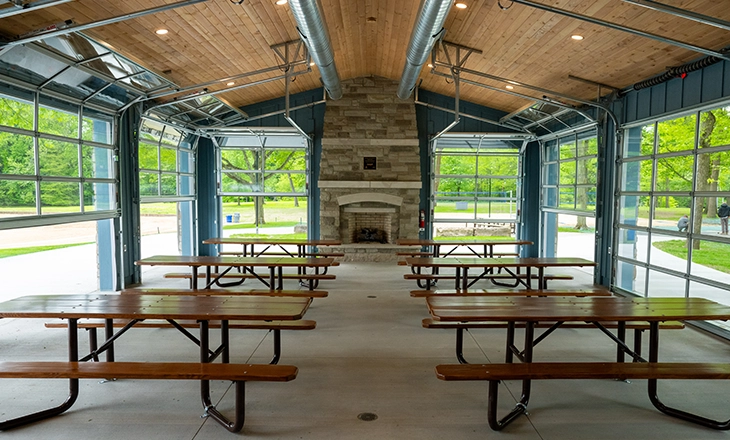 Wallace-Lake-Grille_Seating