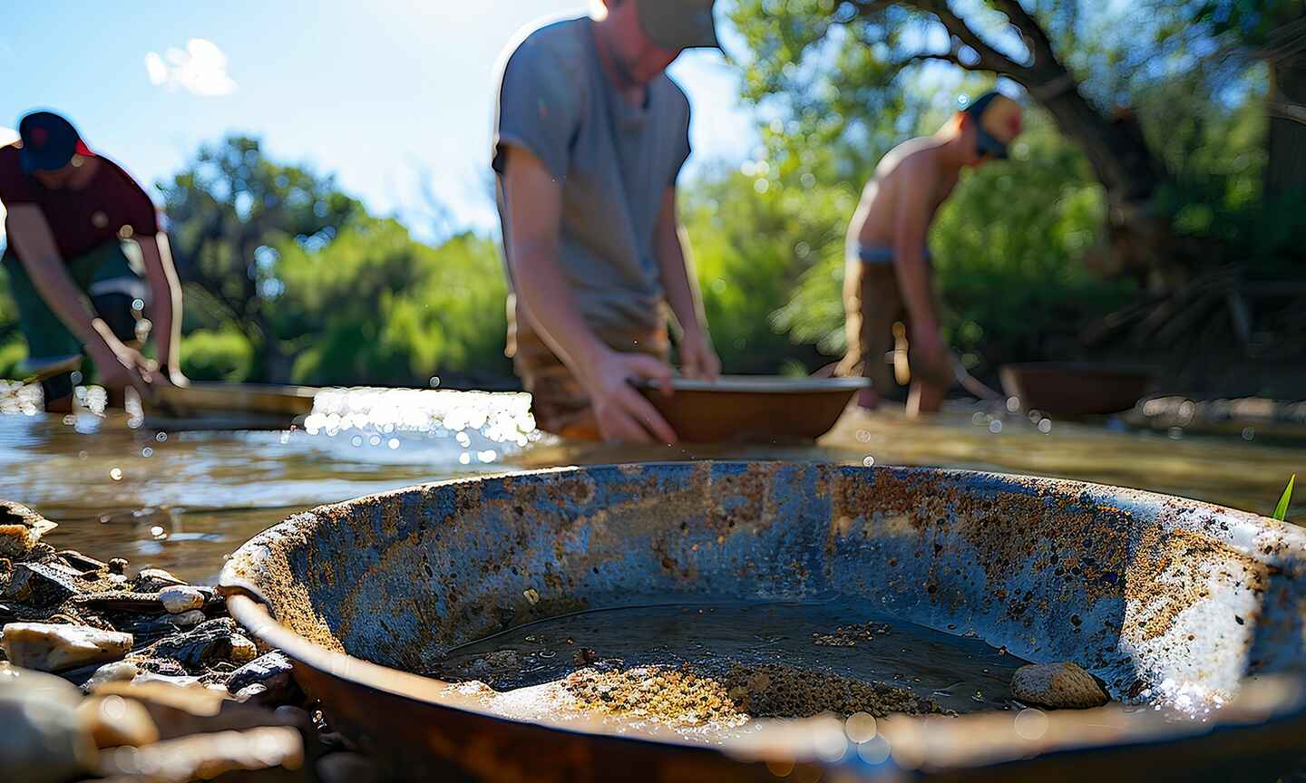 gold-panning.jpg