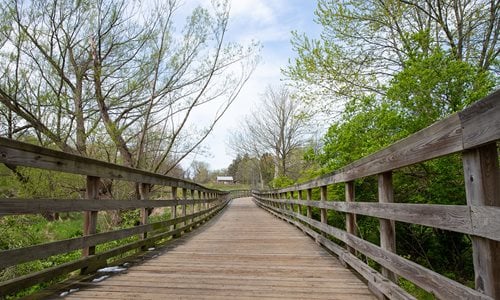 Lake-to-Lake Trailhead at Lake Isaac
