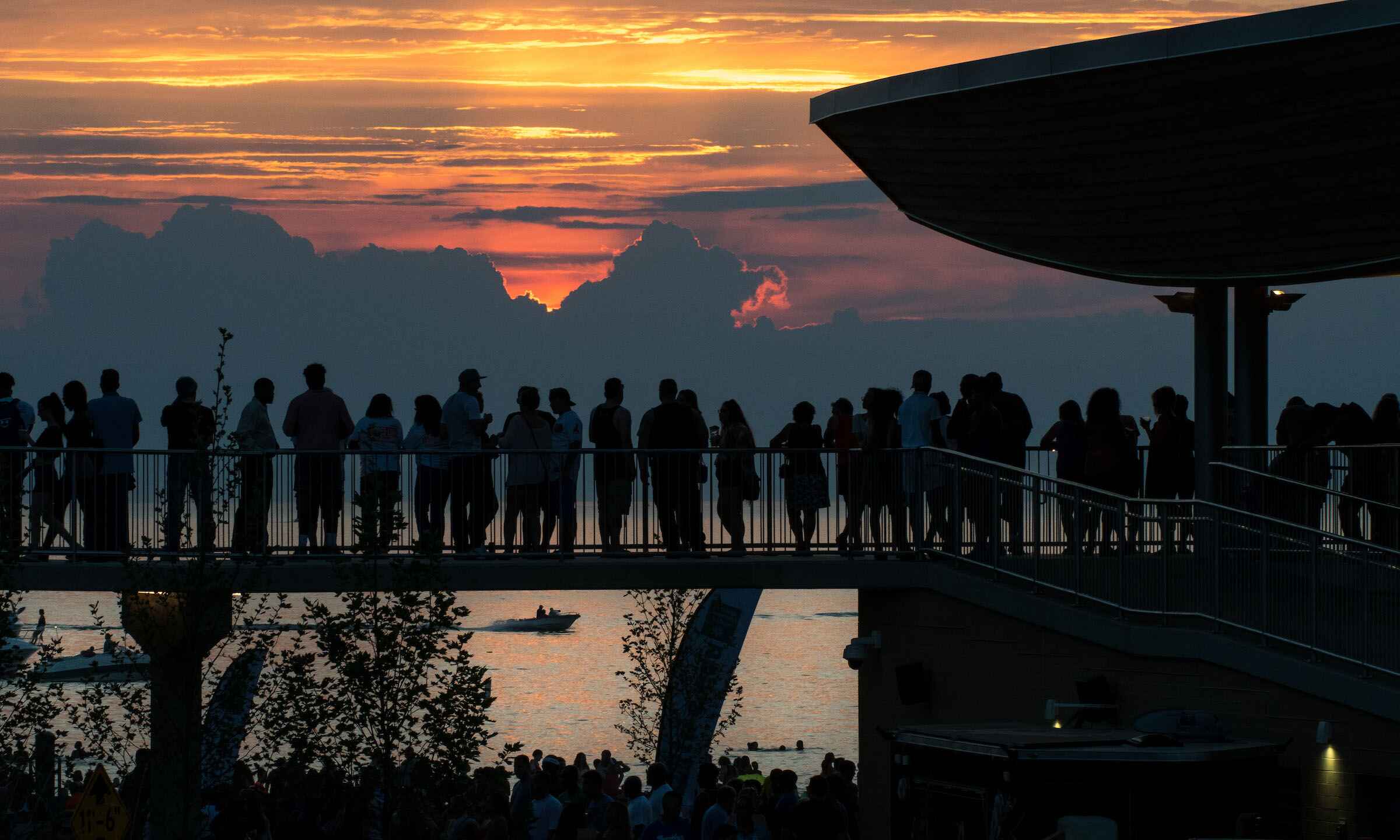 Edgewater_Beach_House_03-social_1.jpg