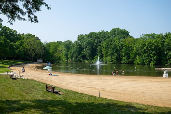 Wallace-Lake.jpg